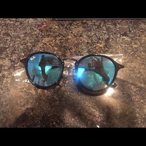 Round fleck flash lenses gradient ray bans